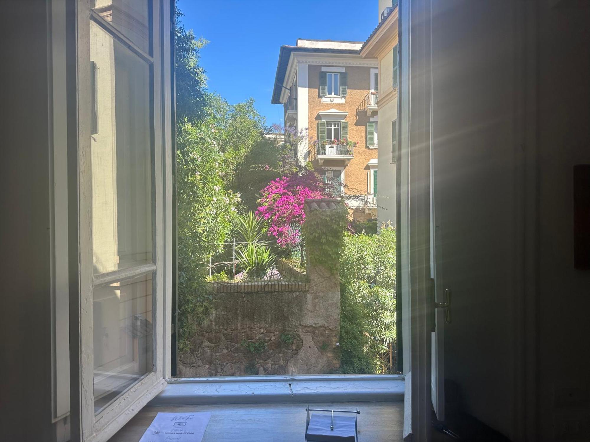 Green Window Roma Exterior photo