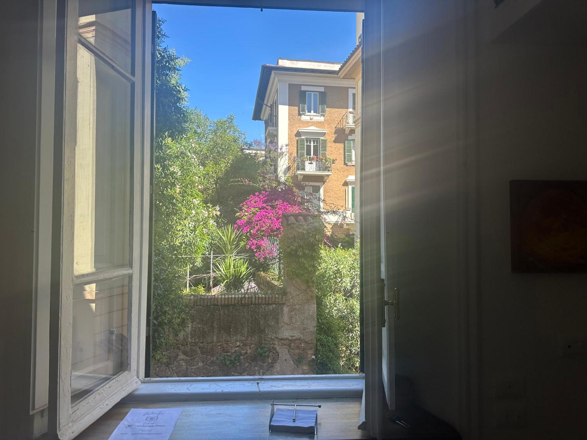Green Window Roma Exterior photo